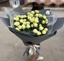 Букет Белые кустовые розы Солинеро в Шилке