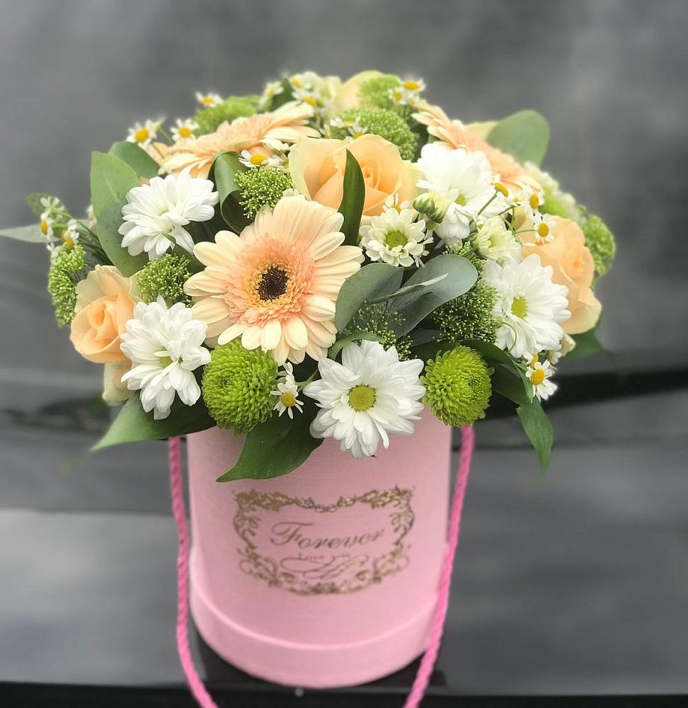 Цветочная композиция из Розы, Герберы и Хризантемы в шляпной коробке в Шилке